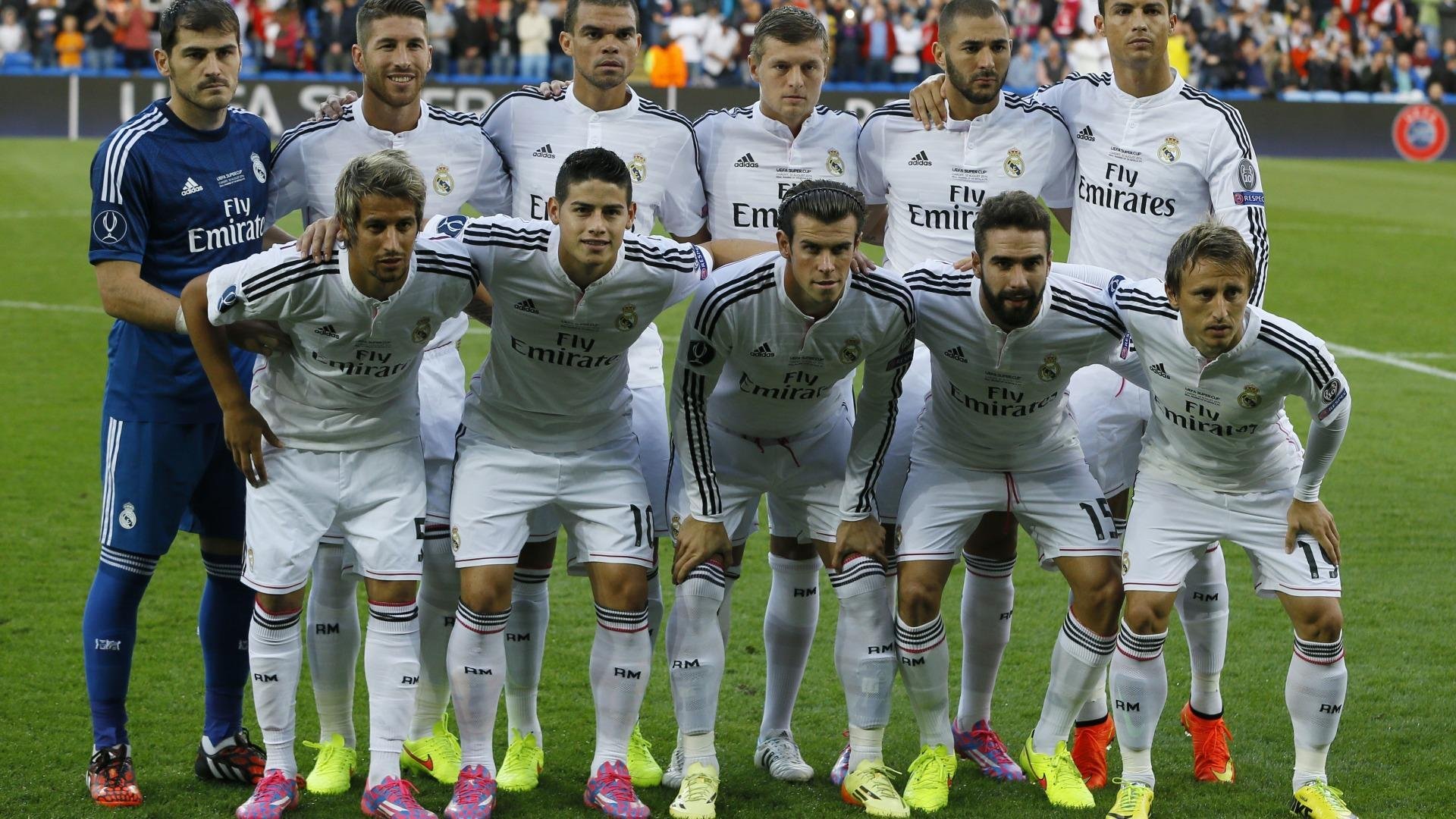 德甲争冠战，荷兰人如何用橙色风暴粉碎曼联的傲慢？