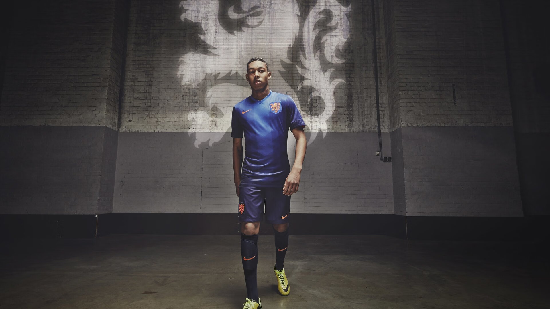 芬兰击败冰岛，加克波如何用冰与火的节奏，主宰攻防转换的艺术