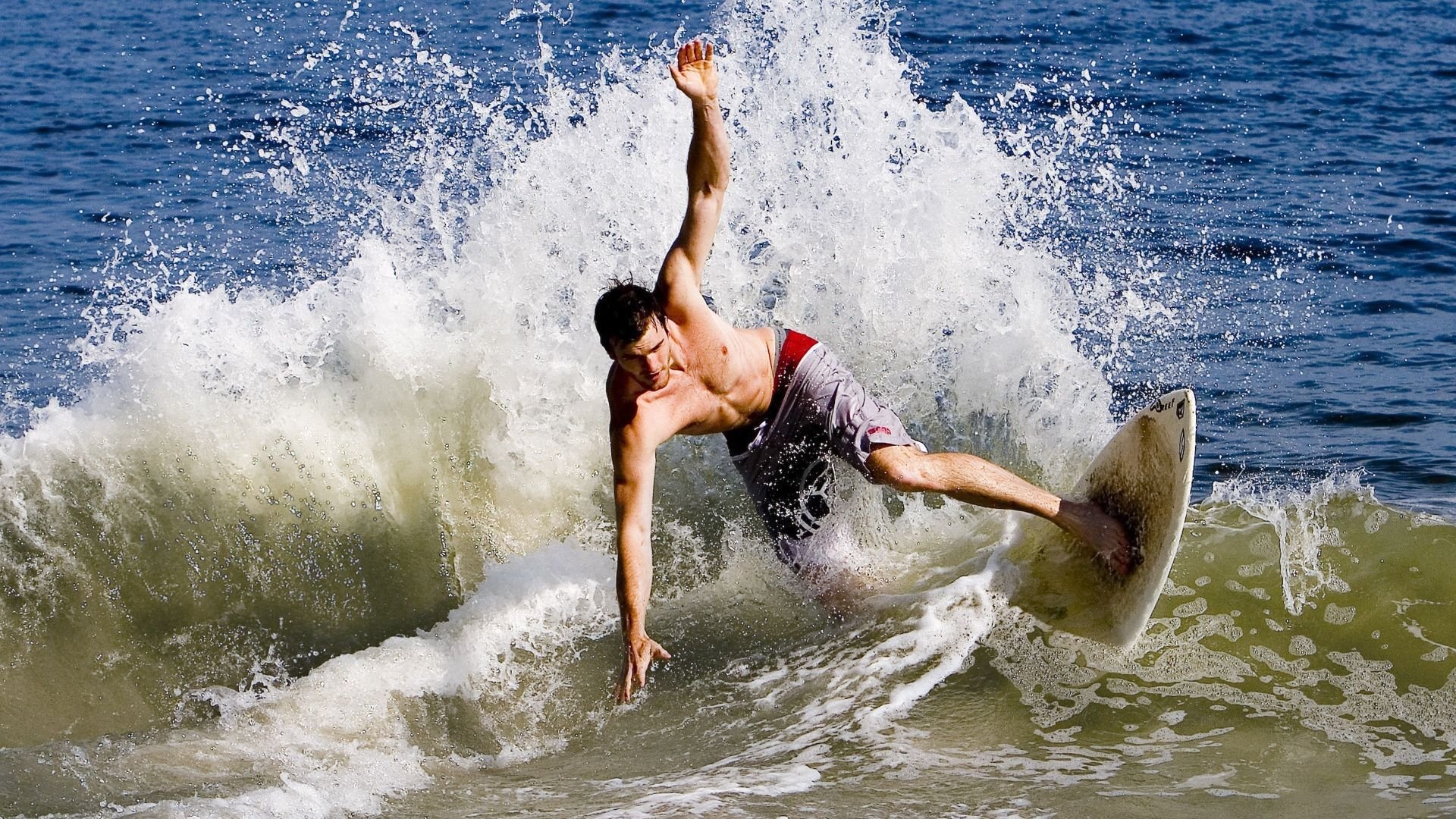 世界排名争夺战焦点战，马刺收割广东队，一场跨越篮球次元的降维打击